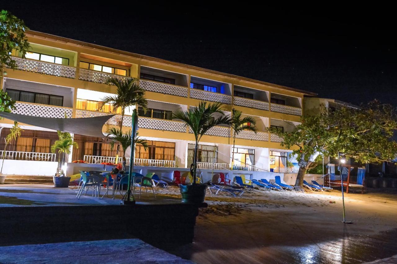 Sand And Tan Beach Hotel Ocho Rios Zewnętrze zdjęcie